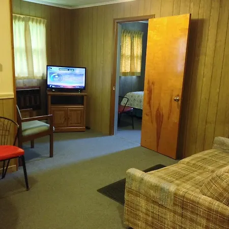 Indianhead Motel Ironwood Room photo